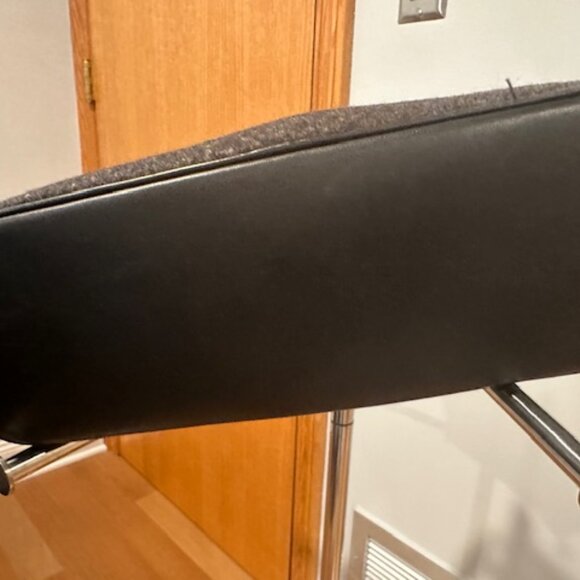 COACH Women's Felt Handbag Turnlock Fastener Closure Fashion Luxury 8187 - Picture 2 of 5